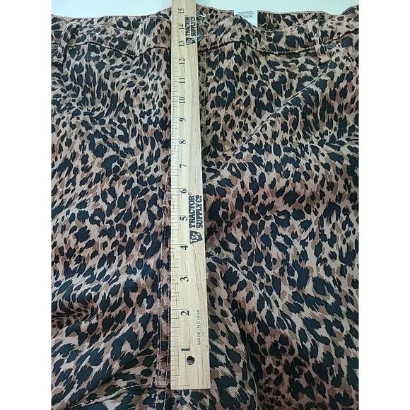 Leopard Print Jeans Womens Plus 26W Straight Leg Stretch Denim 5 Pocket Mob Wife - Picture 11 of 14